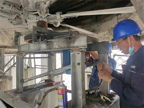 冷卻塔風機噪聲控制方法》align= 冷卻塔風機噪音控制方法